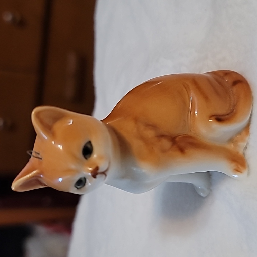 Ginger White Cat Vintage Ornament
